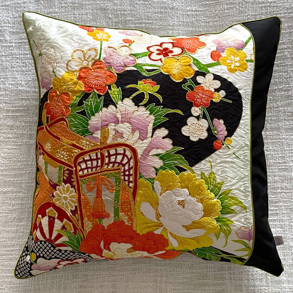 ビンテージ着物クッションカバー 花車刺繍