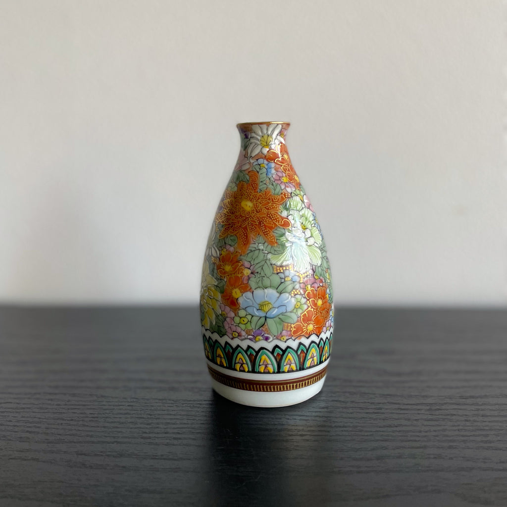 Kutani ”Kin-en” flower-filled sake bottle or flower vase