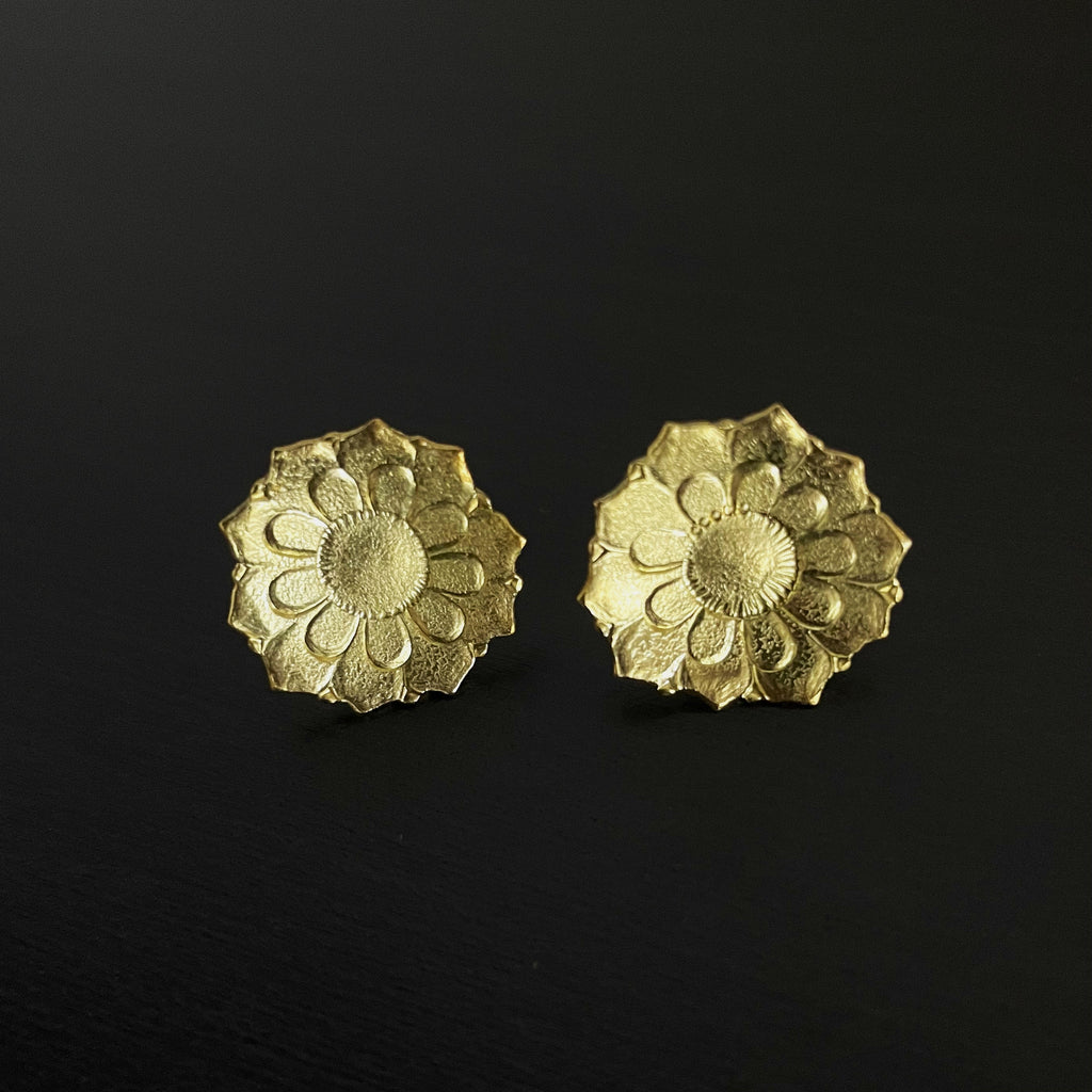 Pierced earrings, flower rings