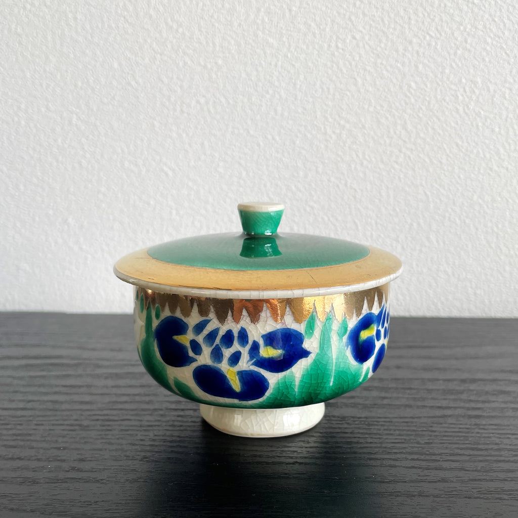 Iris Teacup with lid