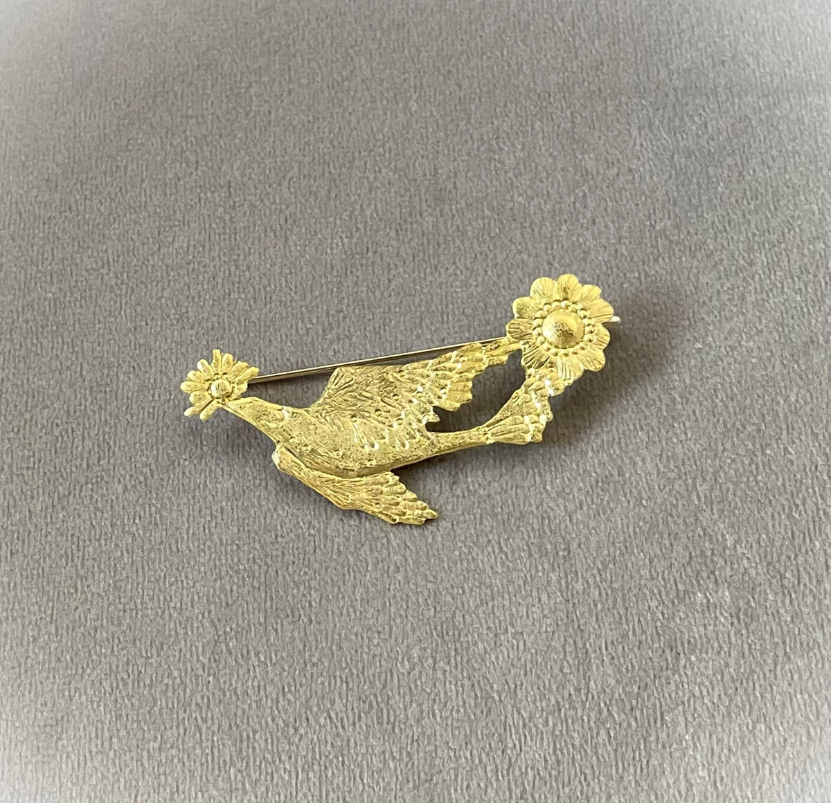 bird and flower brooch size M