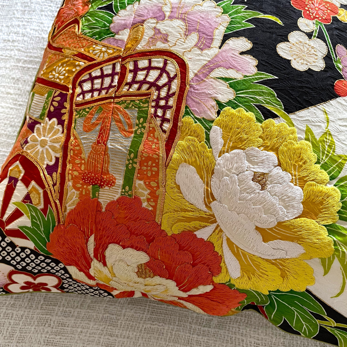 Vintage kimono cushion cover floral embroidery