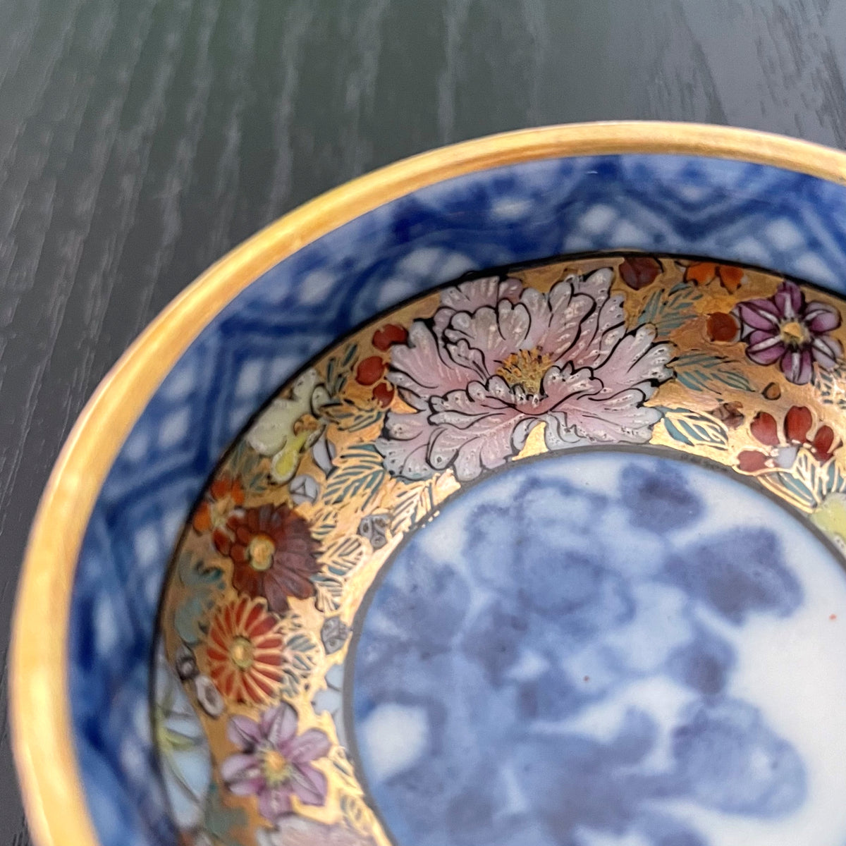Full of flowers, Sake cup