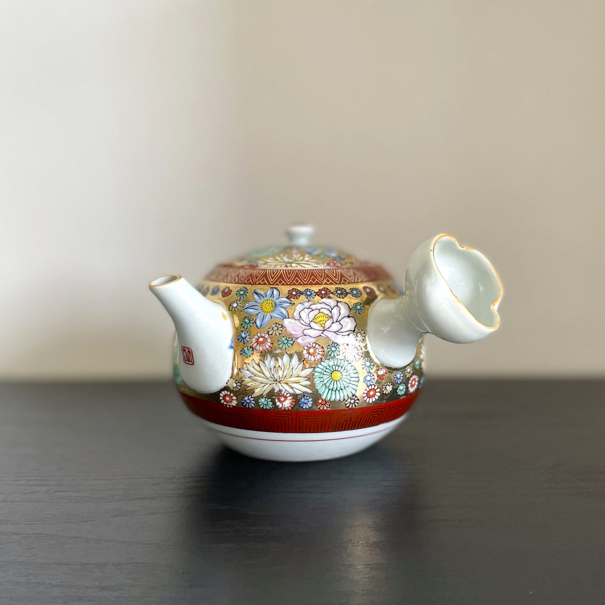 Kutani Flower Teapot