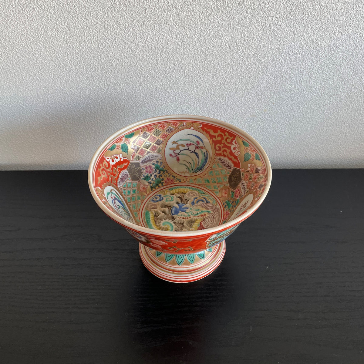 Dragon carved bowl with legs