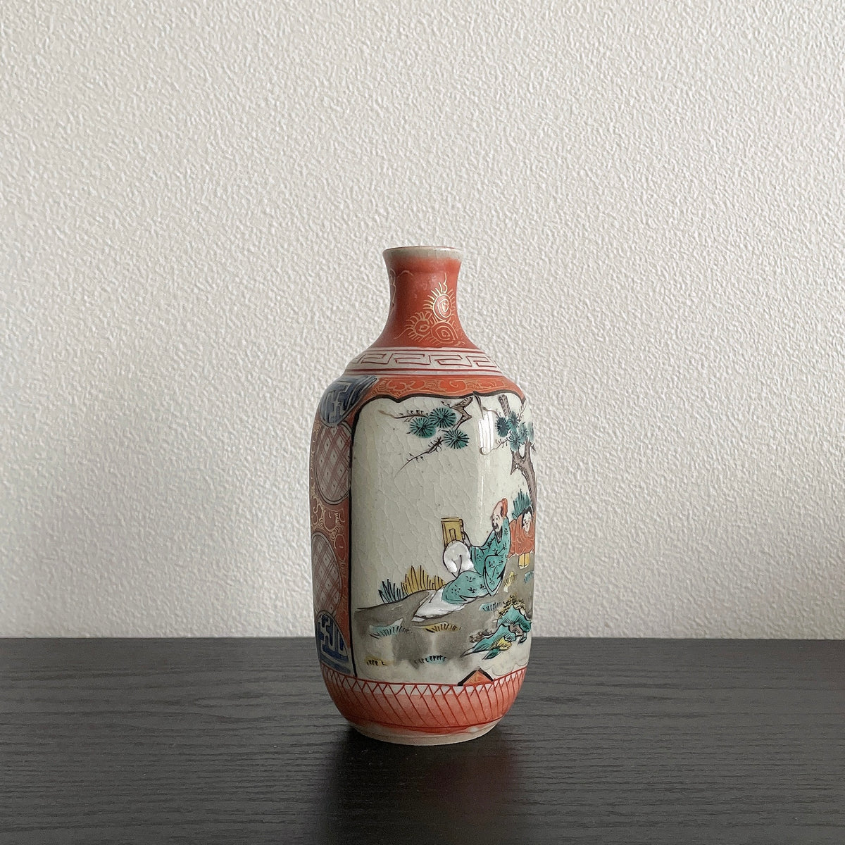 Kutani "Shoza" style sake bottle or flower vase