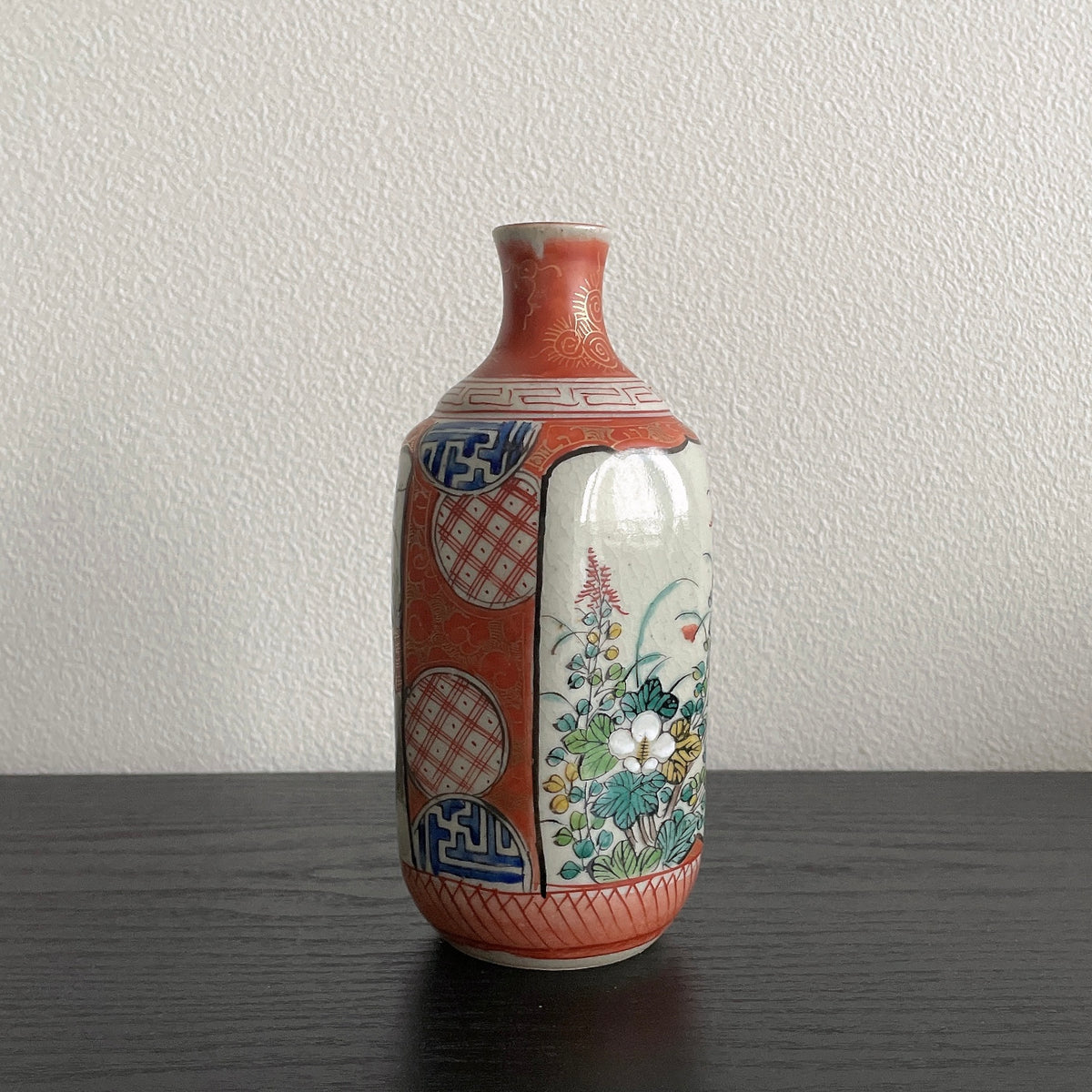 Kutani "Shoza" style sake bottle or flower vase