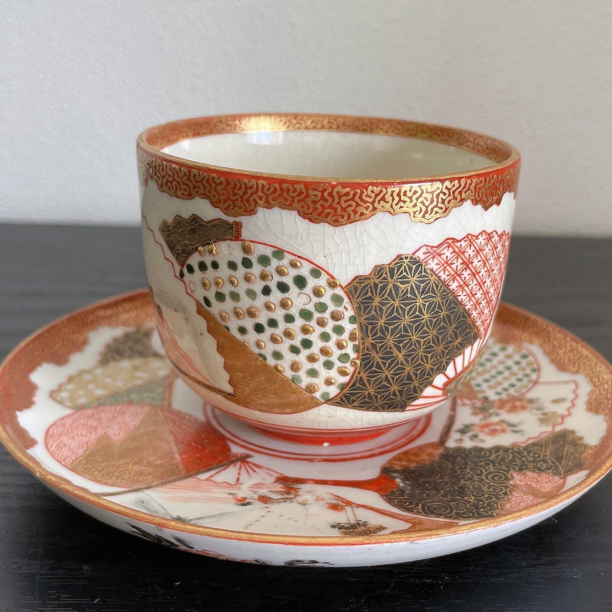 "Dainippon Kutani" fan tea cup