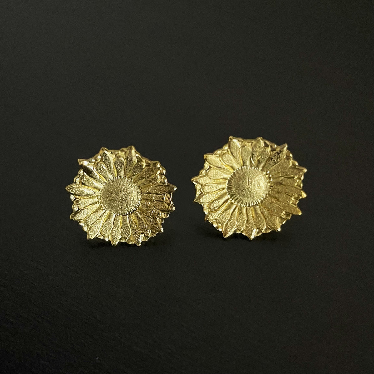 Pierced earrings, flower rings