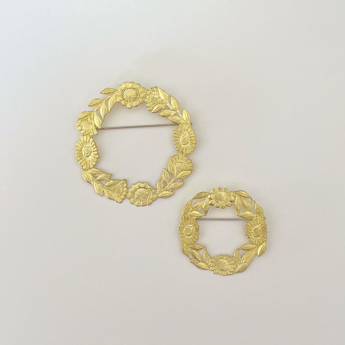 Flower ring brooch size M & L