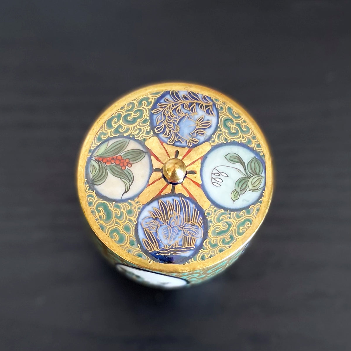 Blue Window Tea bowl with lid
