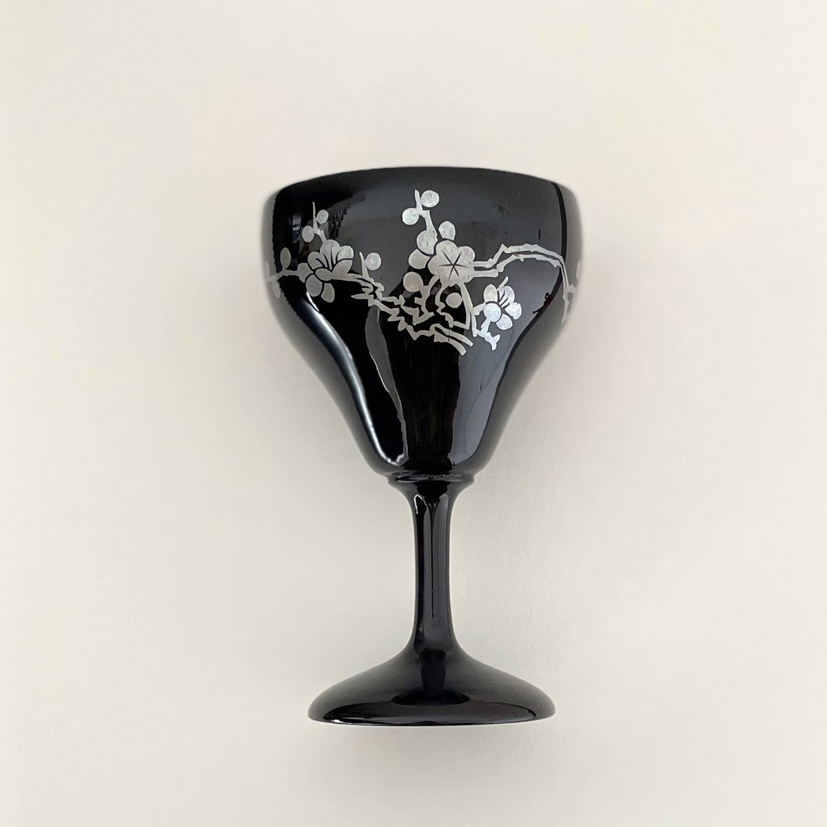 Lacquer wine glass