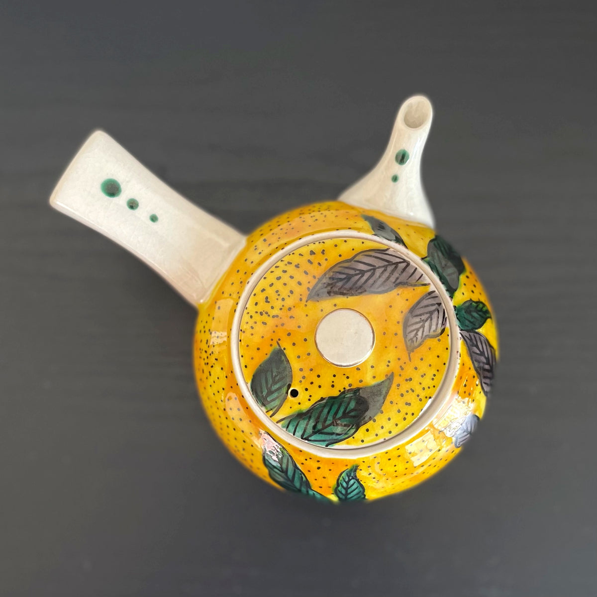 Old kutani copy-e, teapot