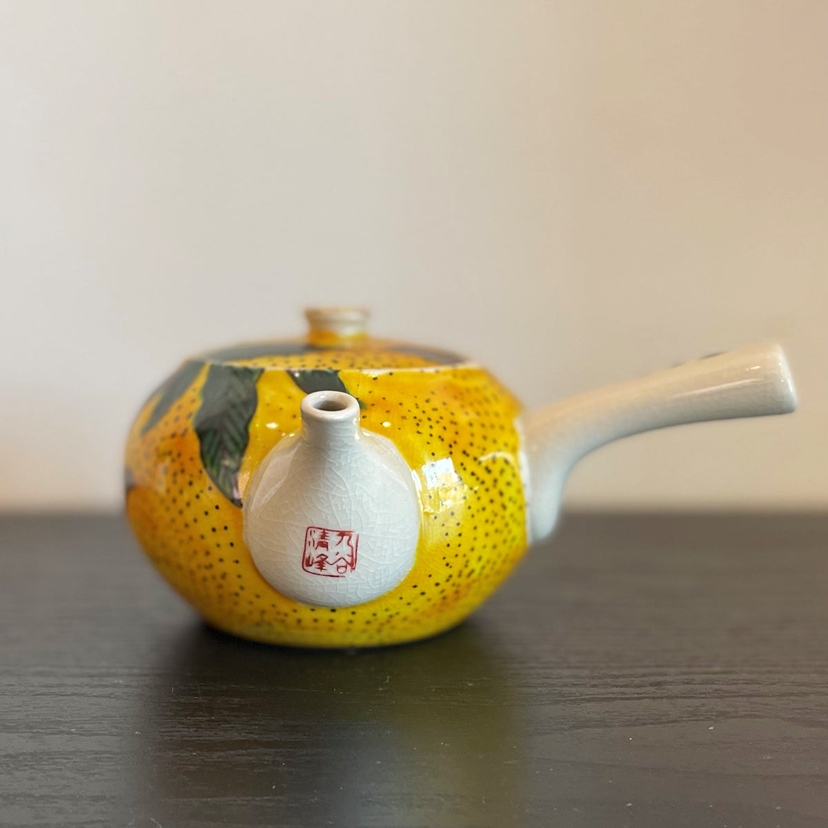 Old kutani copy-e, teapot