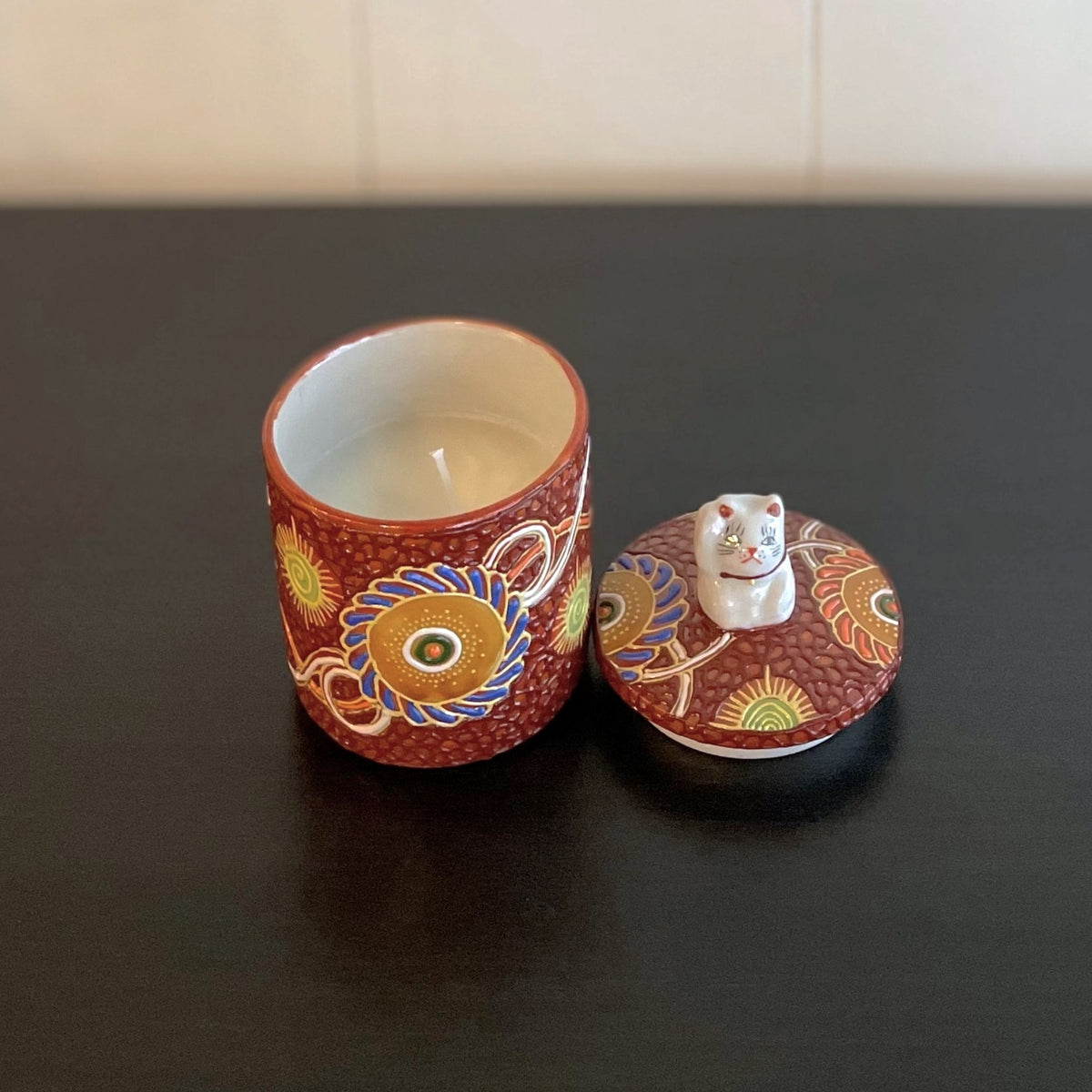 Massage Oil Candle ~Yabuya~ White Maneki Neko