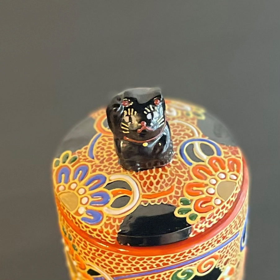 Massage oil candle ~Yabuya~ Black Maneki Neko